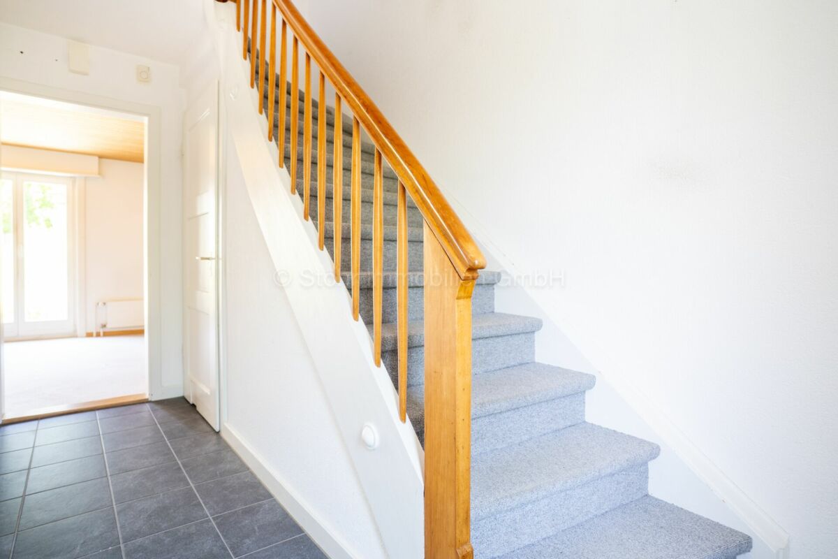 Flur mit Treppe