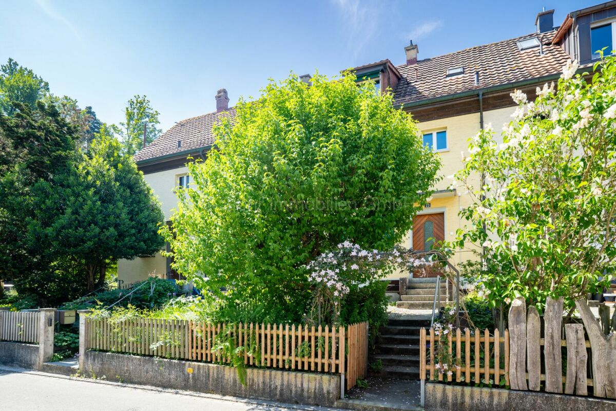 Wohnhaus mit Gartenfront