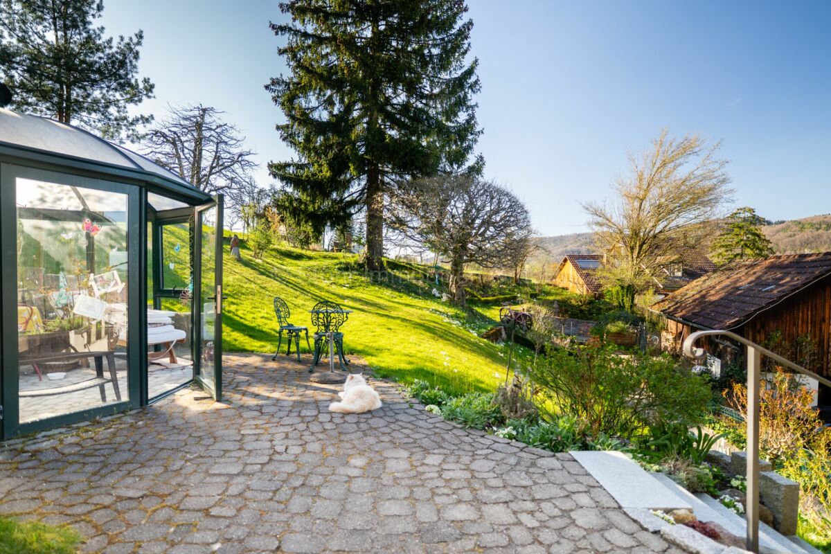 Terrasse mit Gartenblick