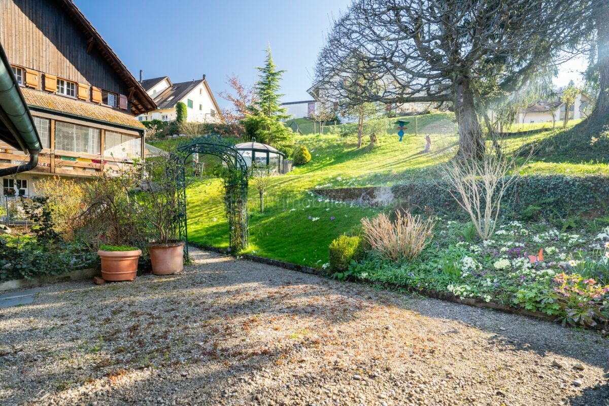Garten mit Hanglage