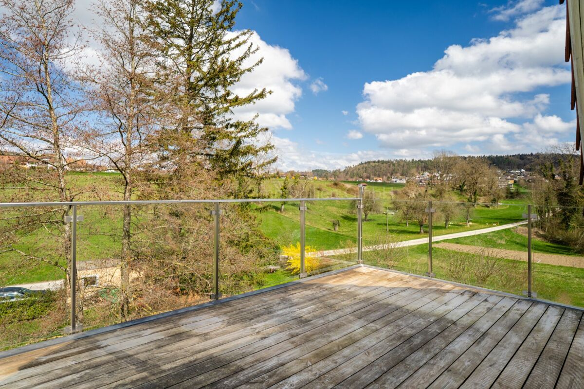Balkon mit Panoramablick ins Grüne