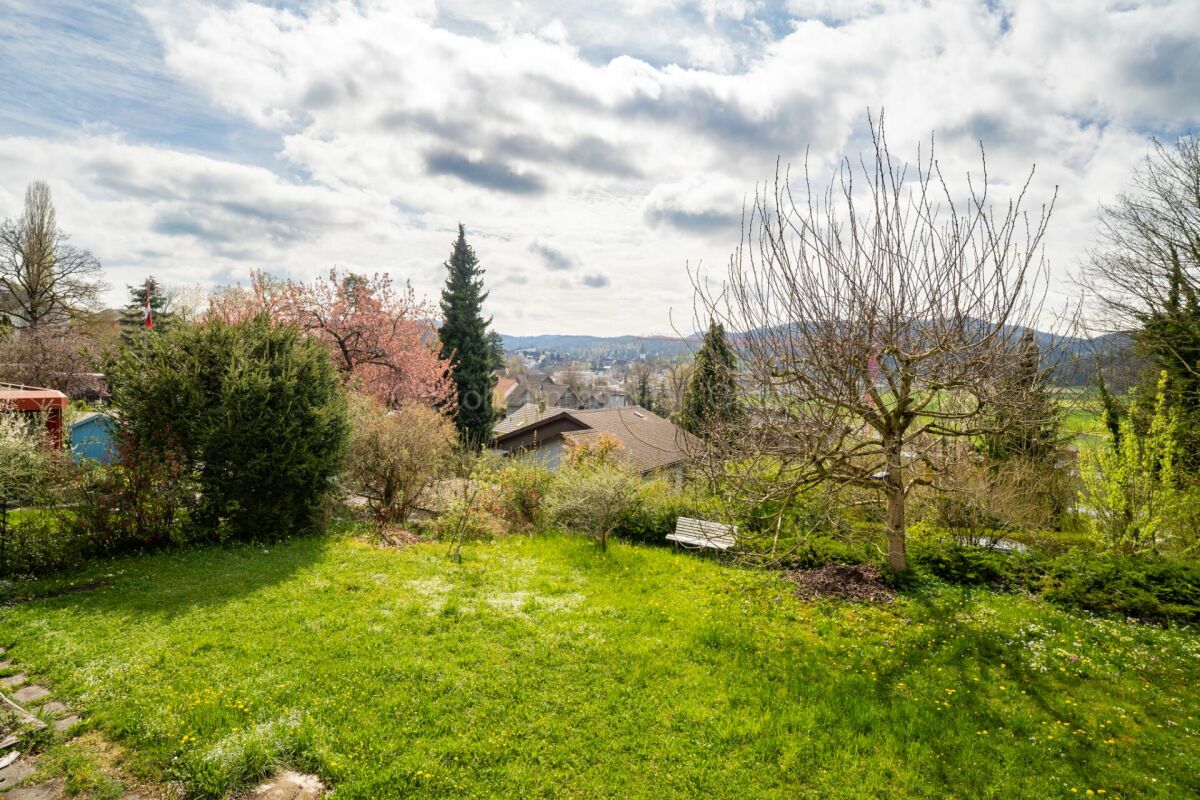Großer Garten mit Aussicht