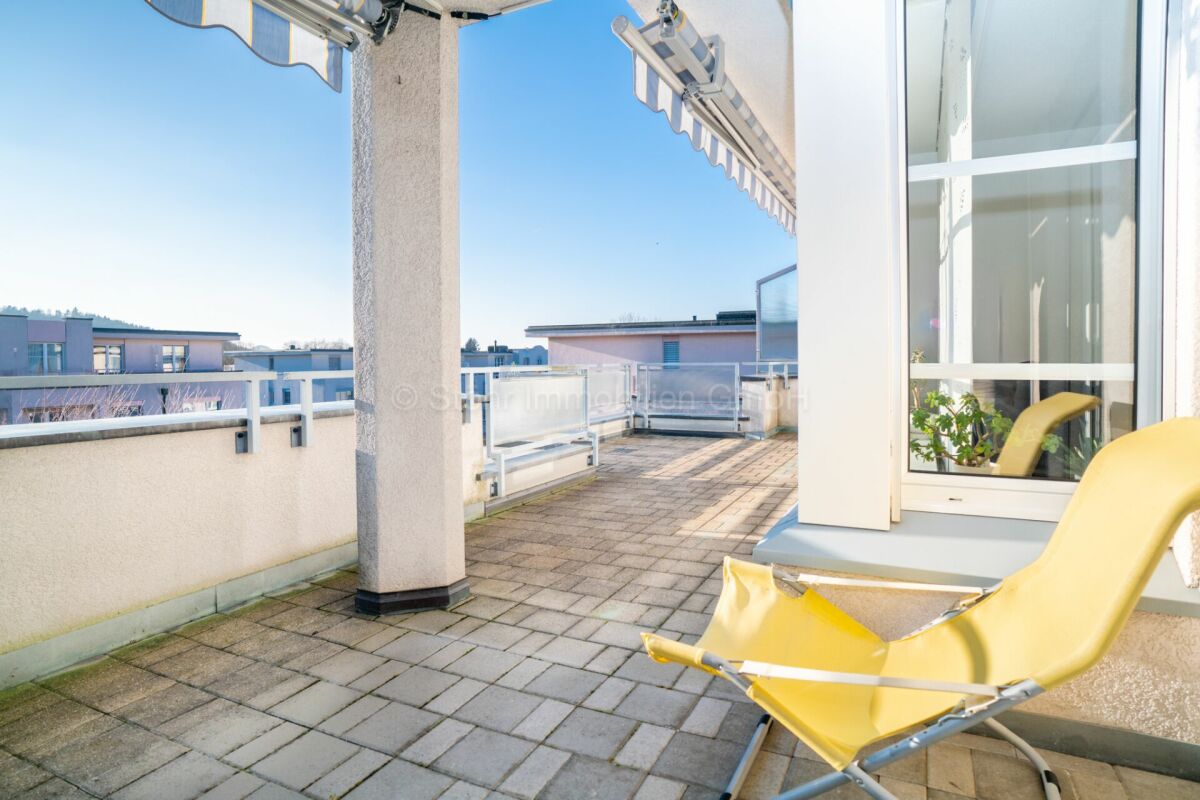 Dachterrasse mit Sitzgelegenheit