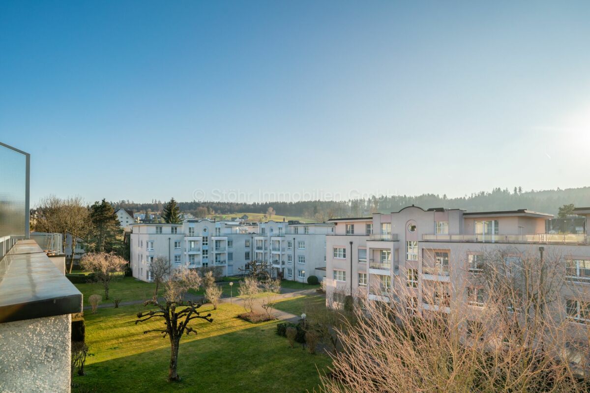 Blick über Innenhof und Wohnanlage