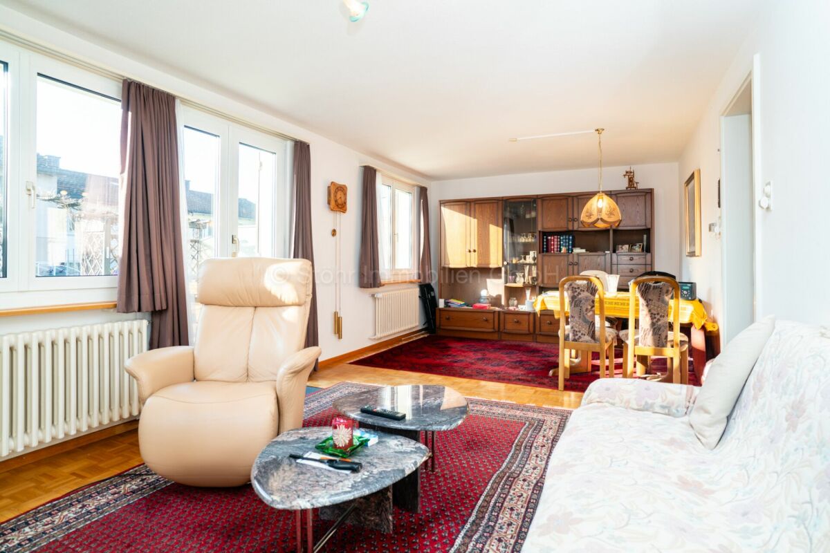 Wohnzimmer mit Essbereich