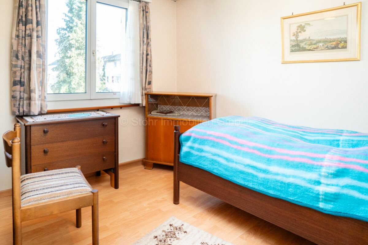 Kleines Schlafzimmer mit Tageslicht