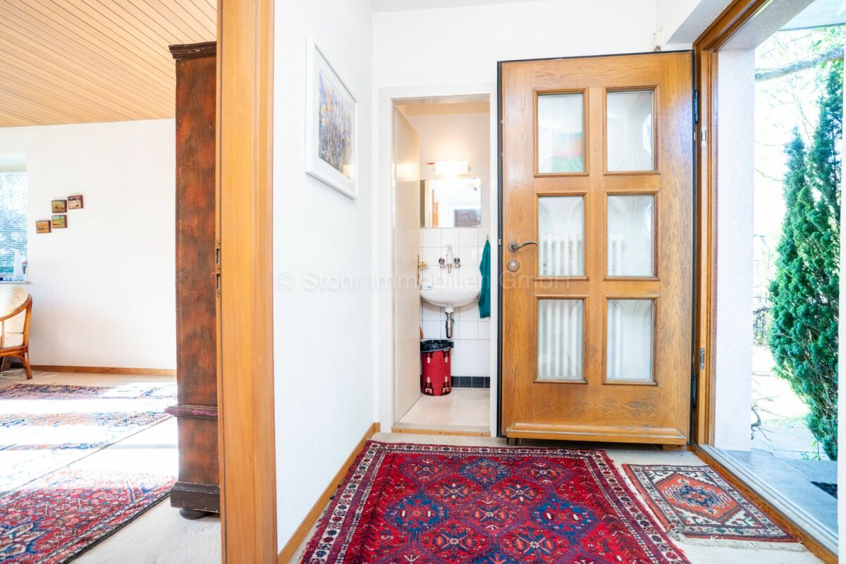 Eingangsbereich mit Blick ins Innere