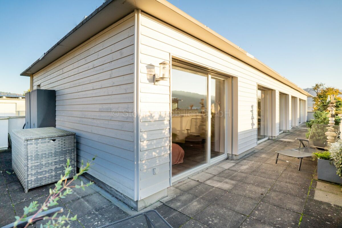 Dachterrasse eines modernen Gebäudes