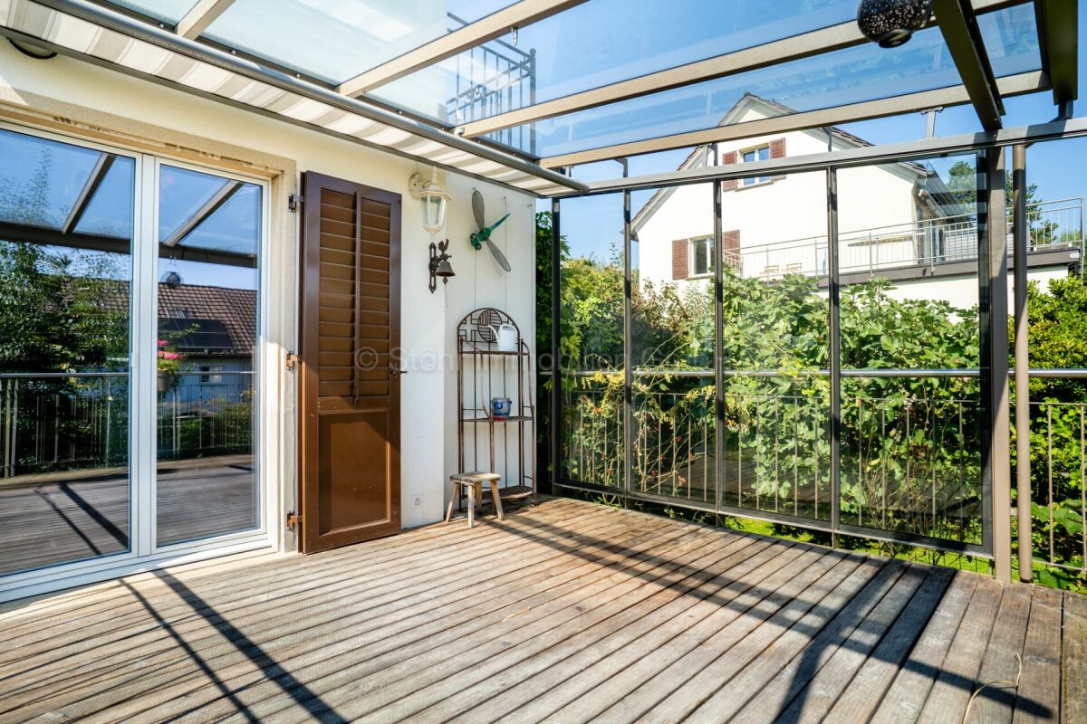 Überdachte Terrasse mit Glasdach