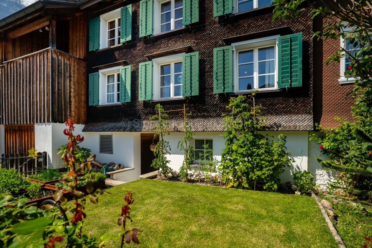 Historisches Haus mit Garten