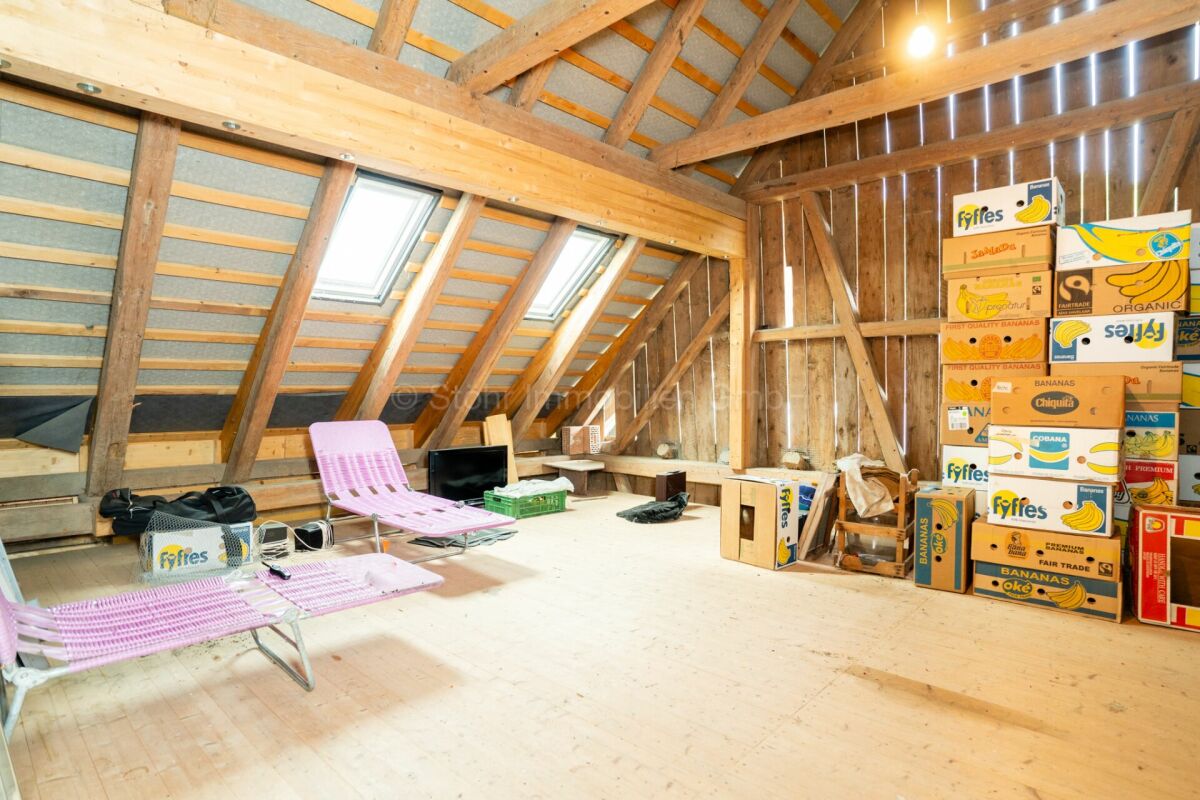 Dachboden mit Holztragwerk