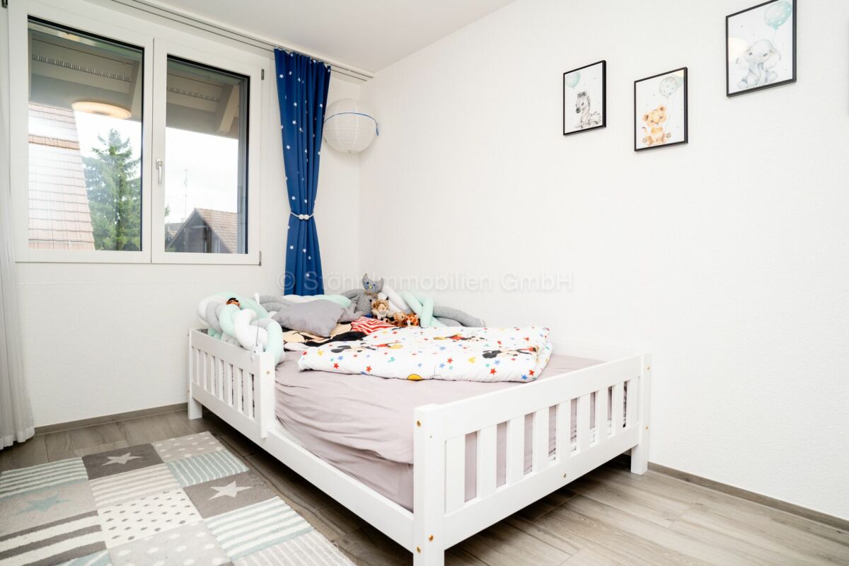 Kinderzimmer mit Einzelbett