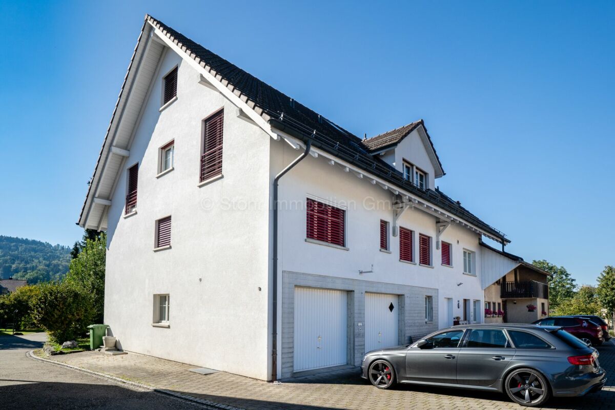 Mehrfamilienhaus mit Zufahrt