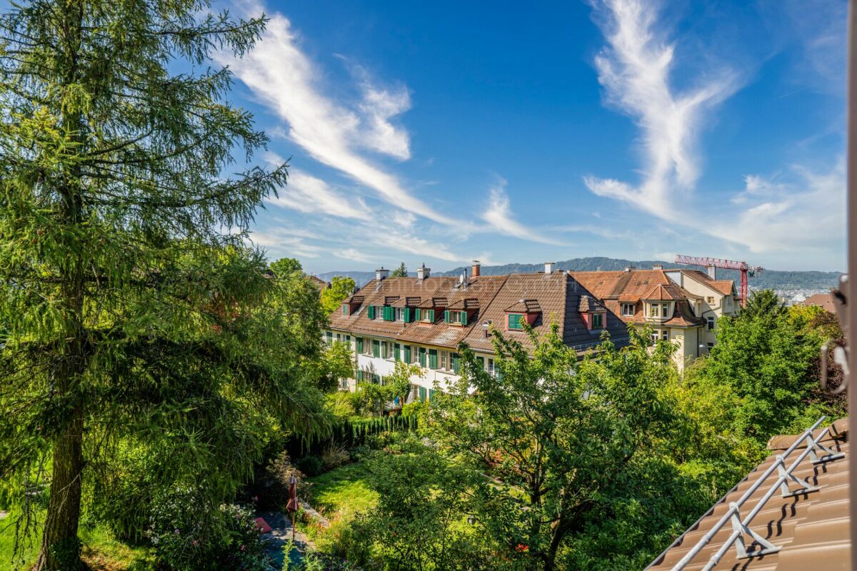 Wohnhäuser mit Garten- und Fernblick