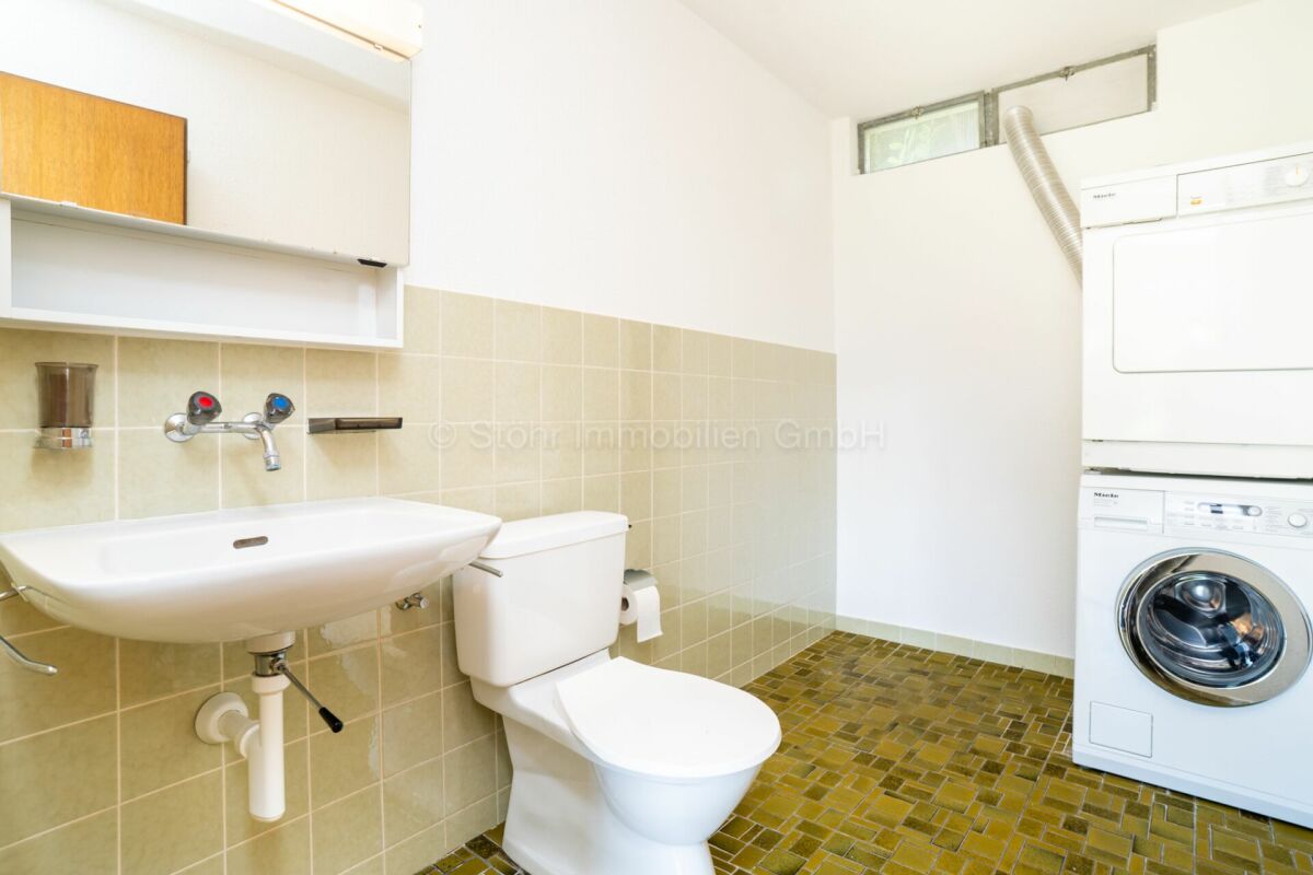 Hauswirtschaftsraum mit WC