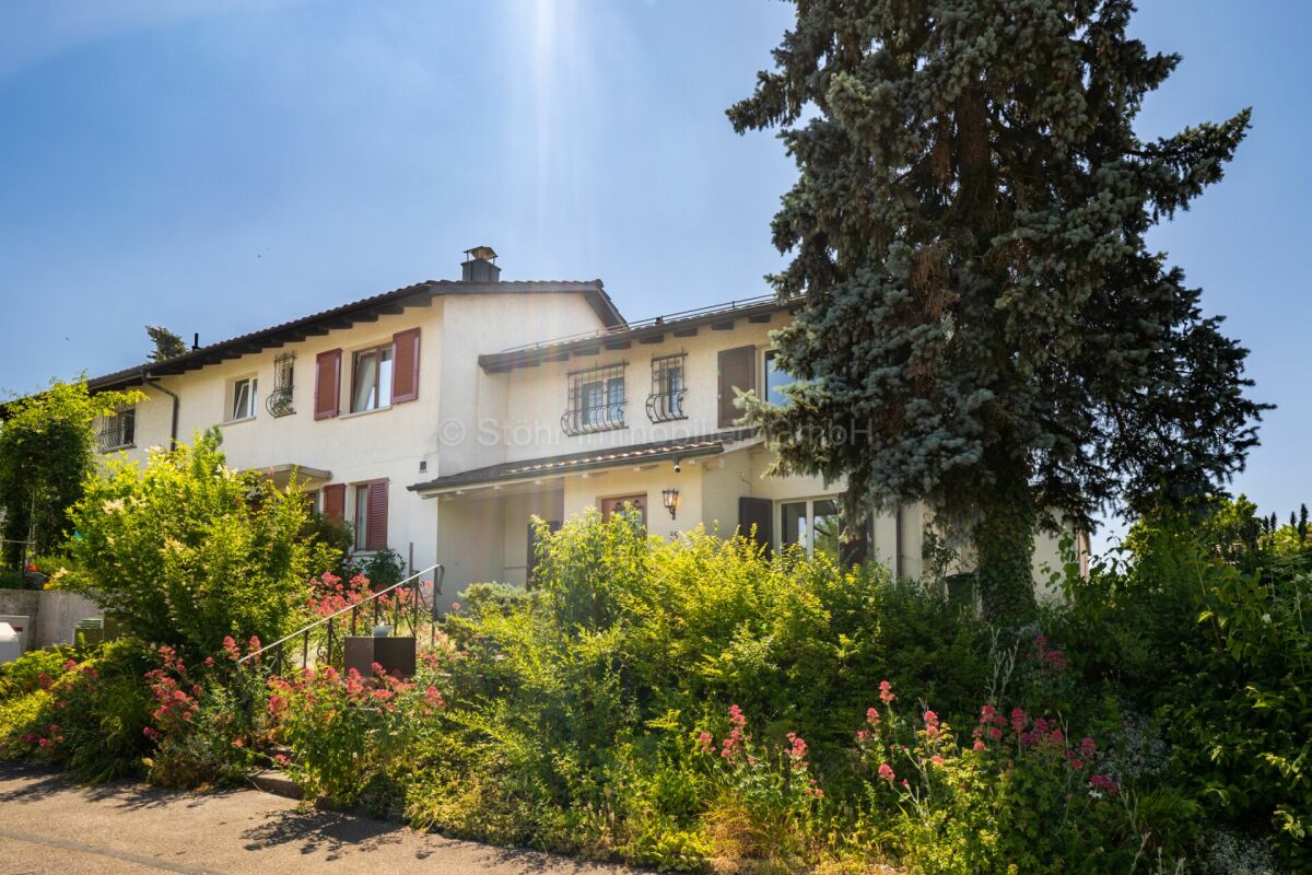 Villa mit üppigem Garten
