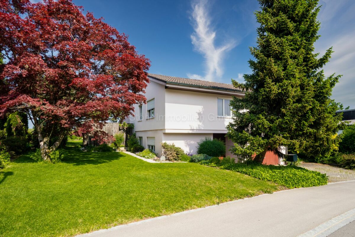 Einfamilienhaus mit gepflegtem Garten