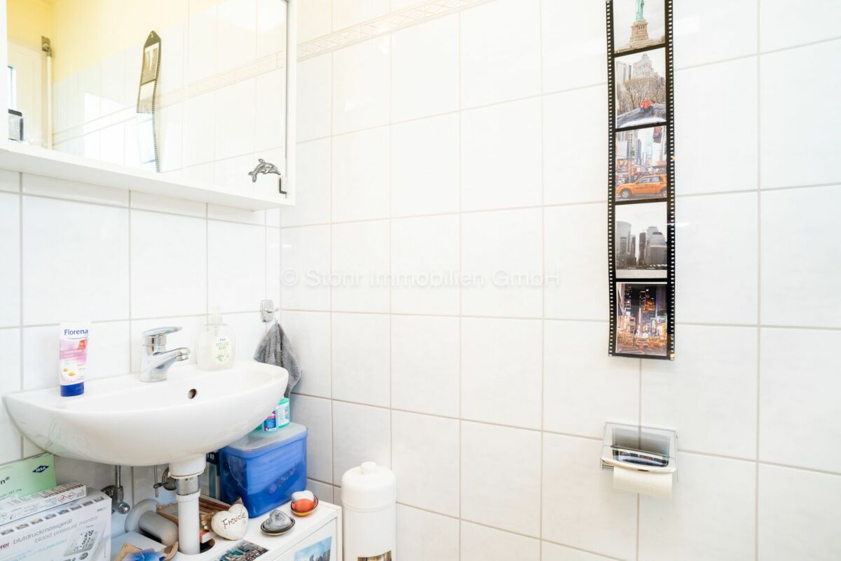 Gäste-WC mit Waschbecken