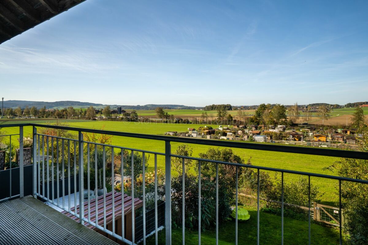 Balkon mit weitem Landschaftsblick