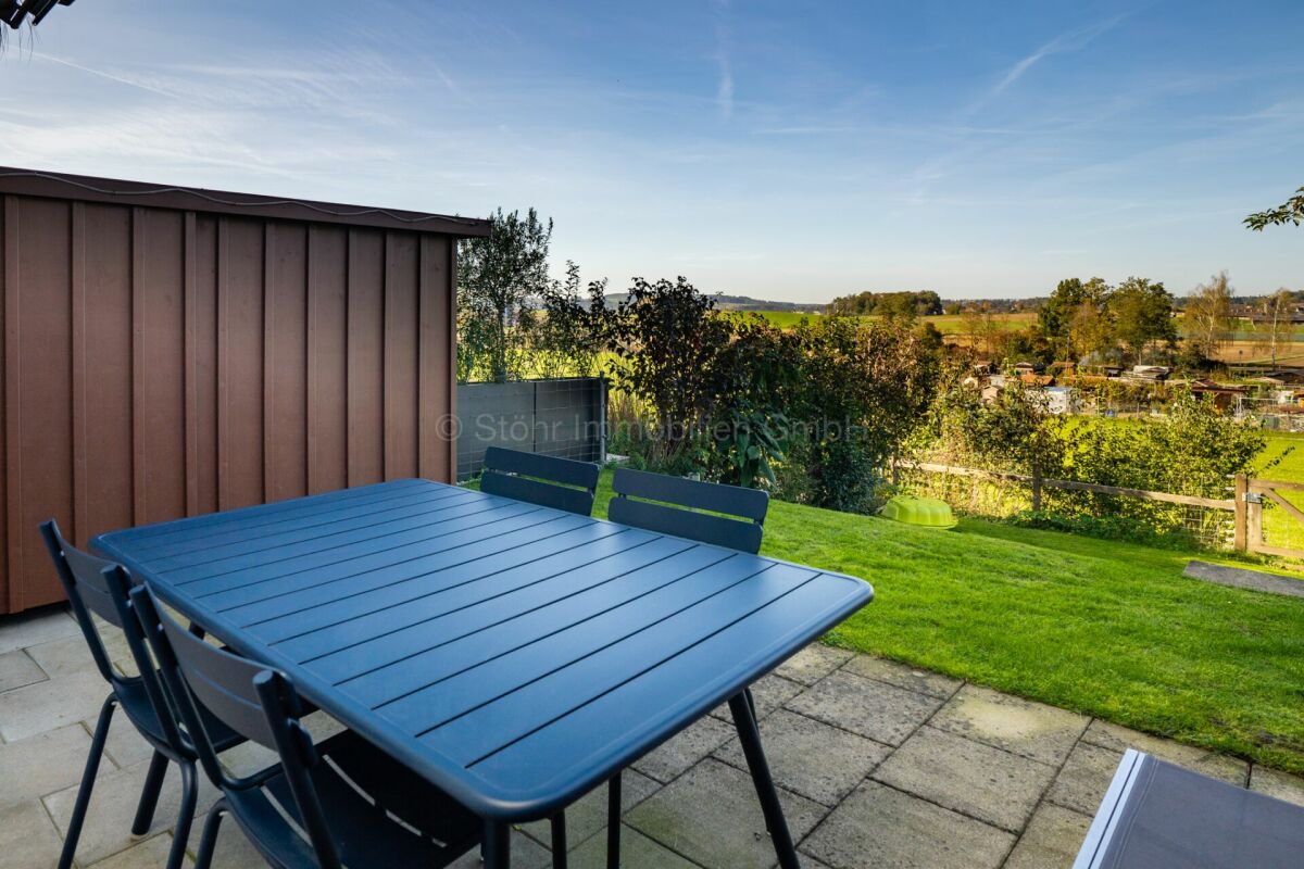 Terrasse mit Gartenblick