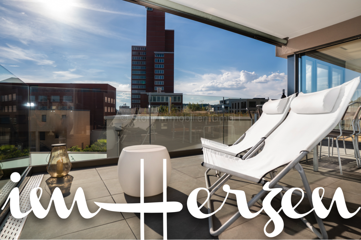 Moderne Dachterrasse mit Stadtblick