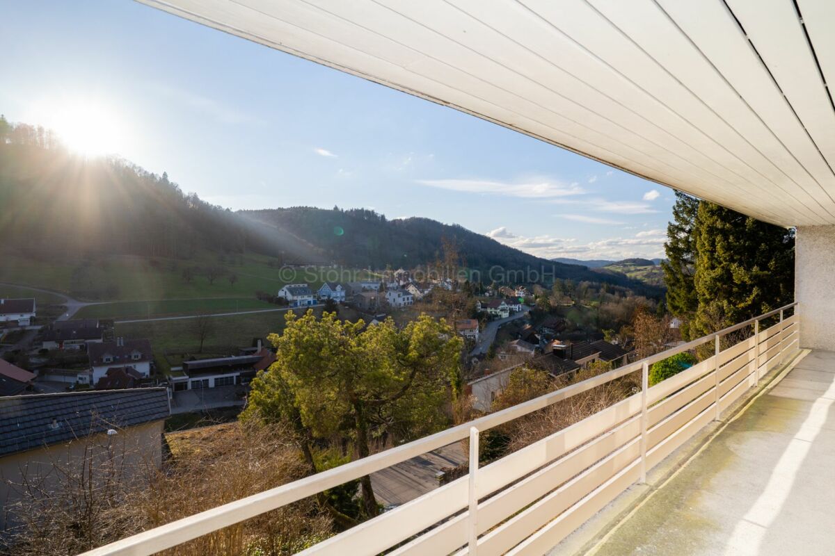 Balkon mit Alpen- bzw. Talblick