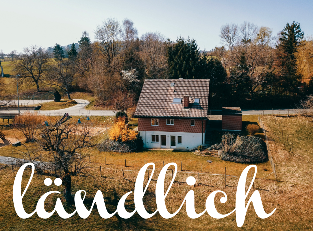 Ländliches Einfamilienhaus mit Garten