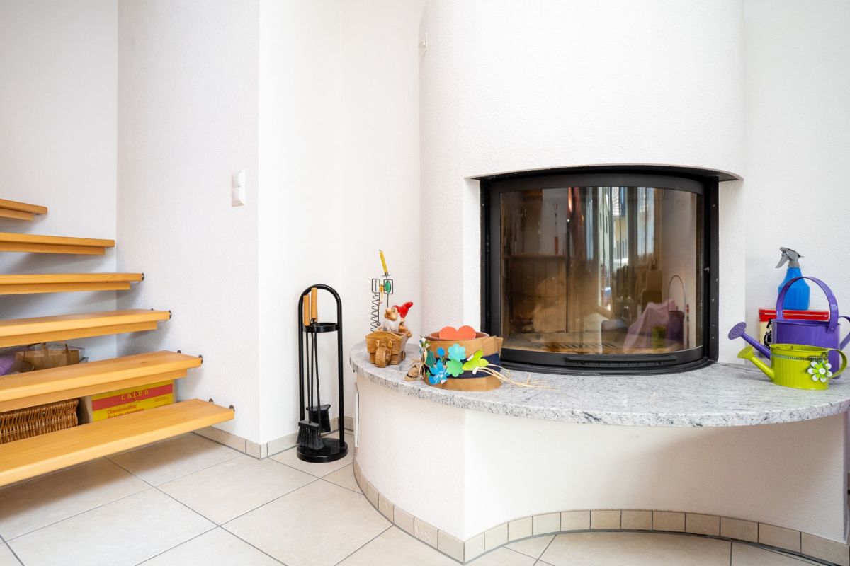 Wohnbereich mit Kamin