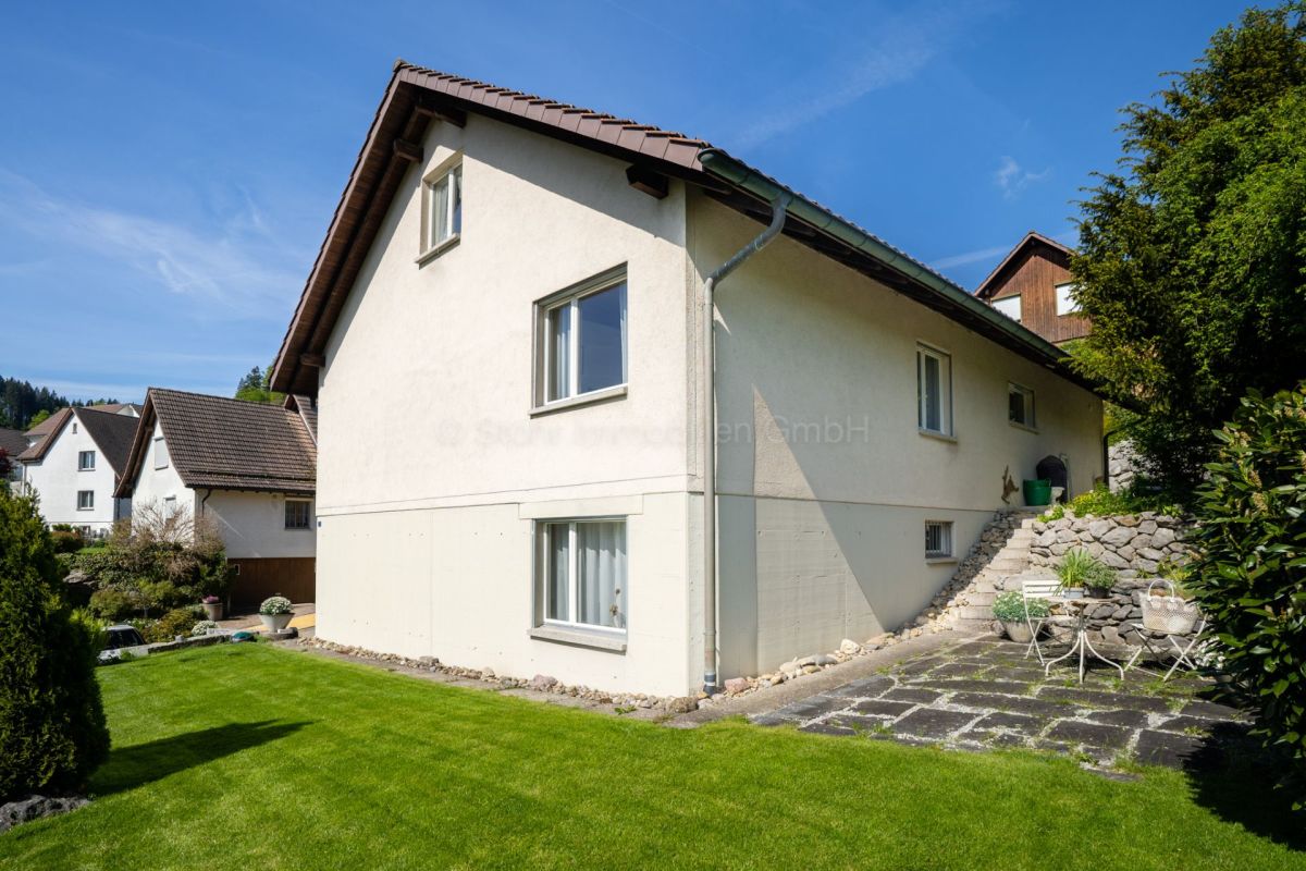 Freistehendes Einfamilienhaus mit Garten