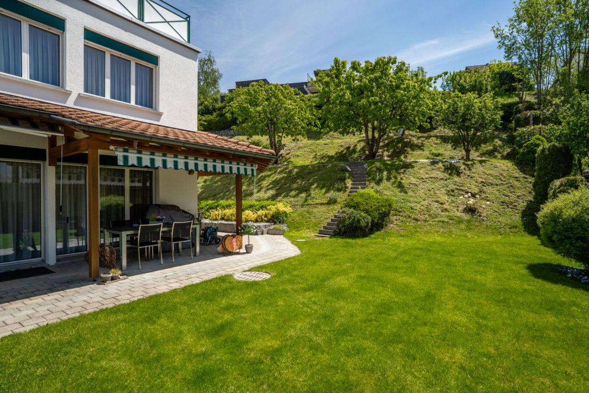 Garten und Terrasse am Einfamilienhaus