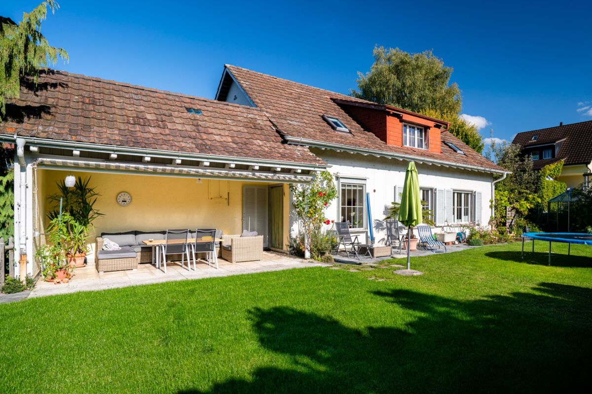 Haus mit Garten und Terrasse