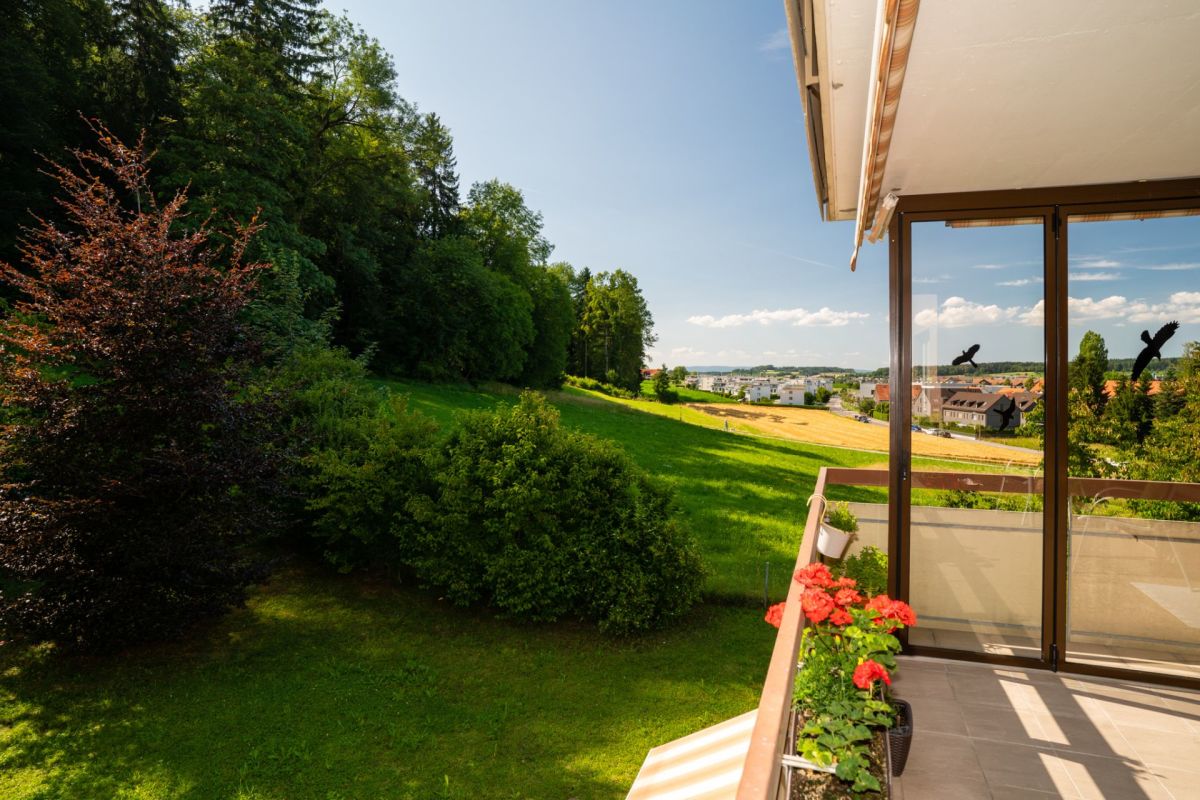 Balkon mit Grünblick
