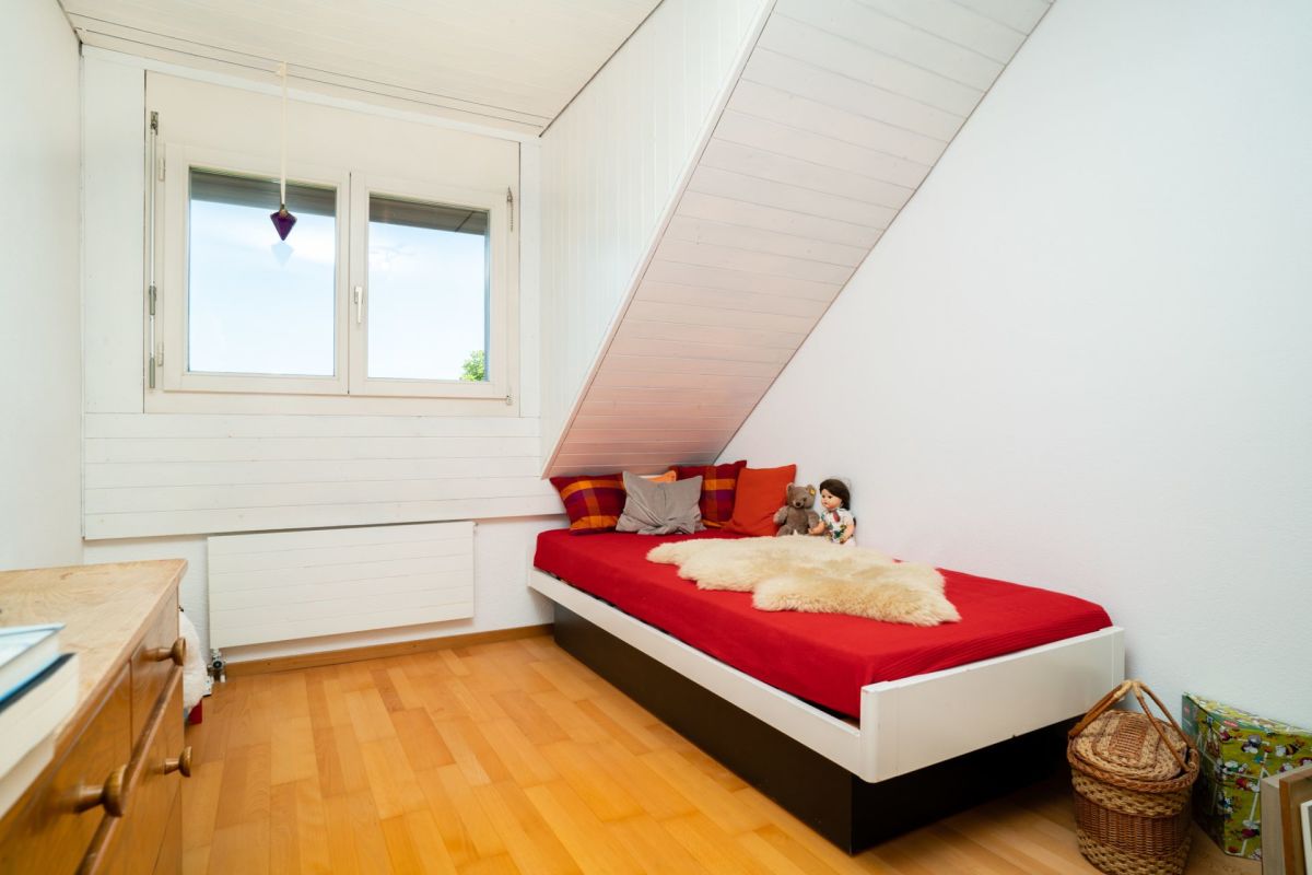 Dachzimmer mit Einzelbett