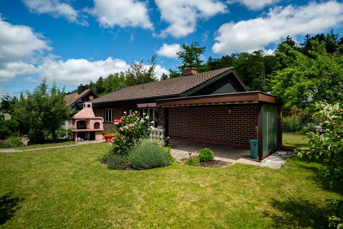 Einfamilienhaus mit Garten und Terrasse