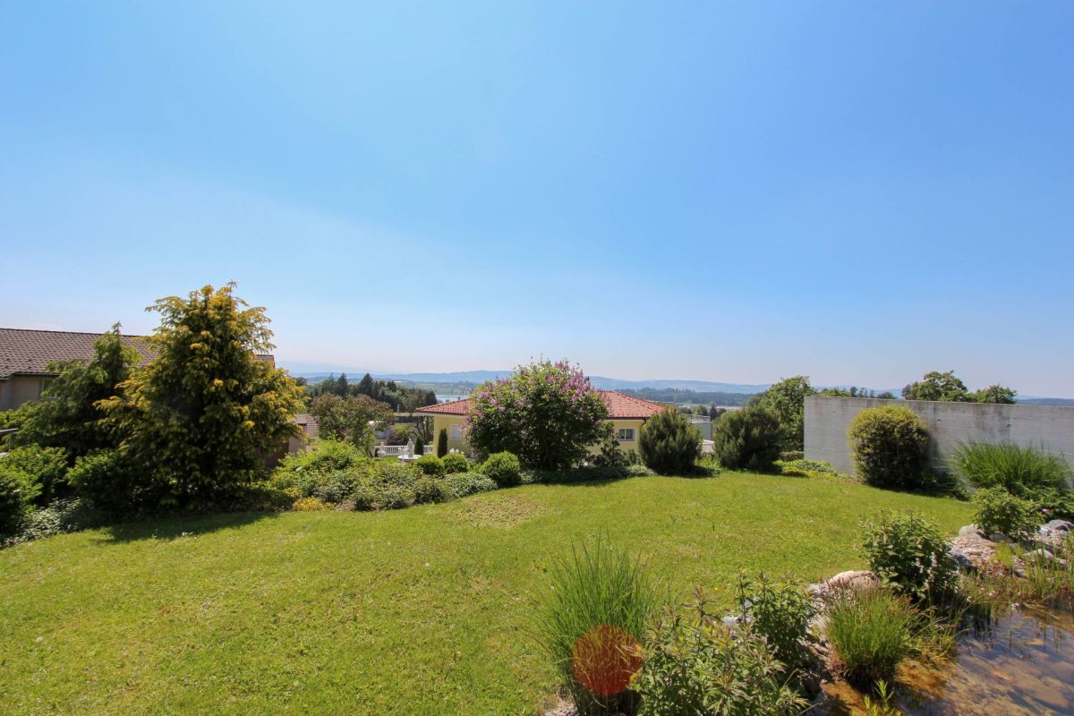 Großer Garten mit Ausblick