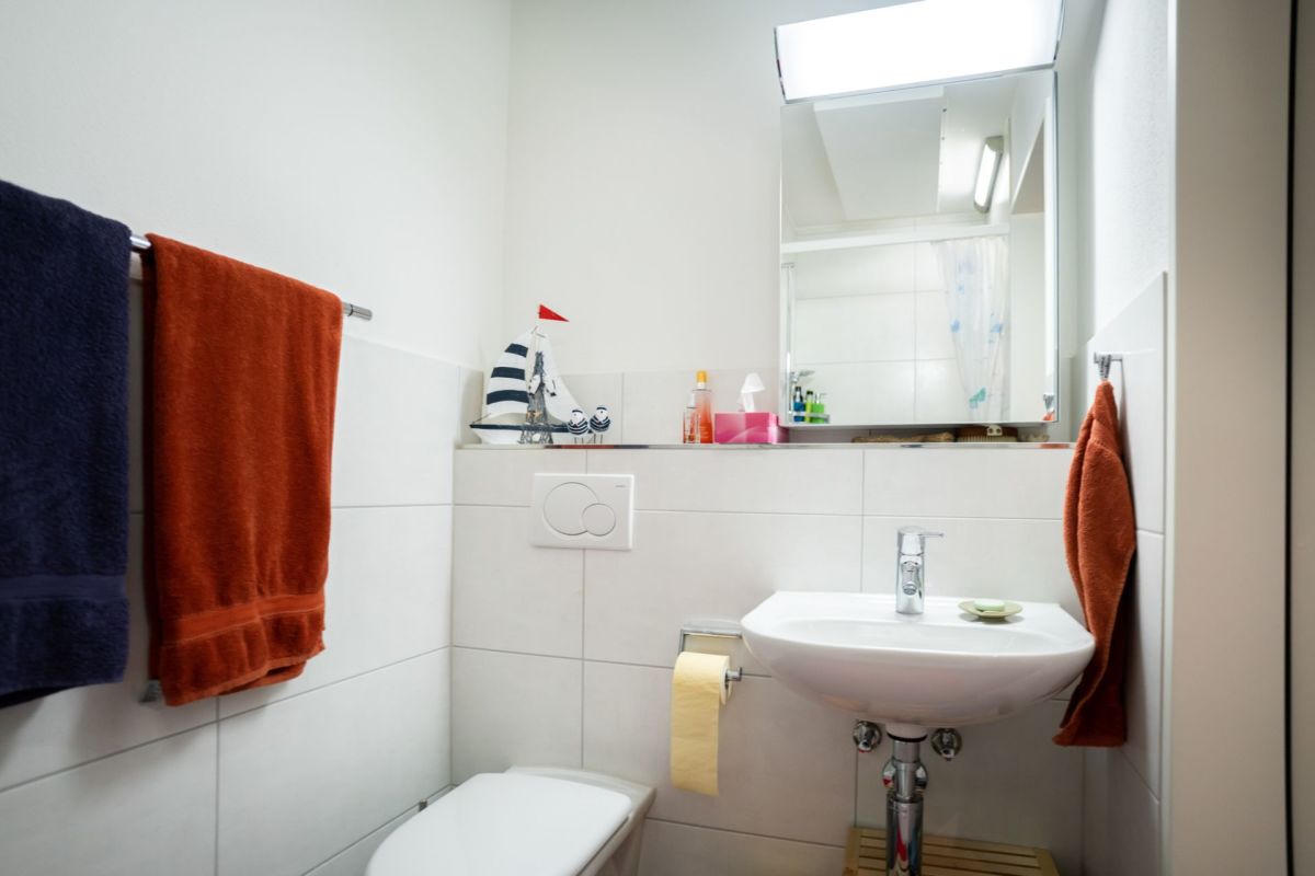 Gäste-WC mit Waschbecken