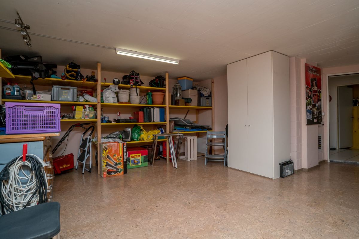 Unbekannter Abstell- bzw. Garagenraum