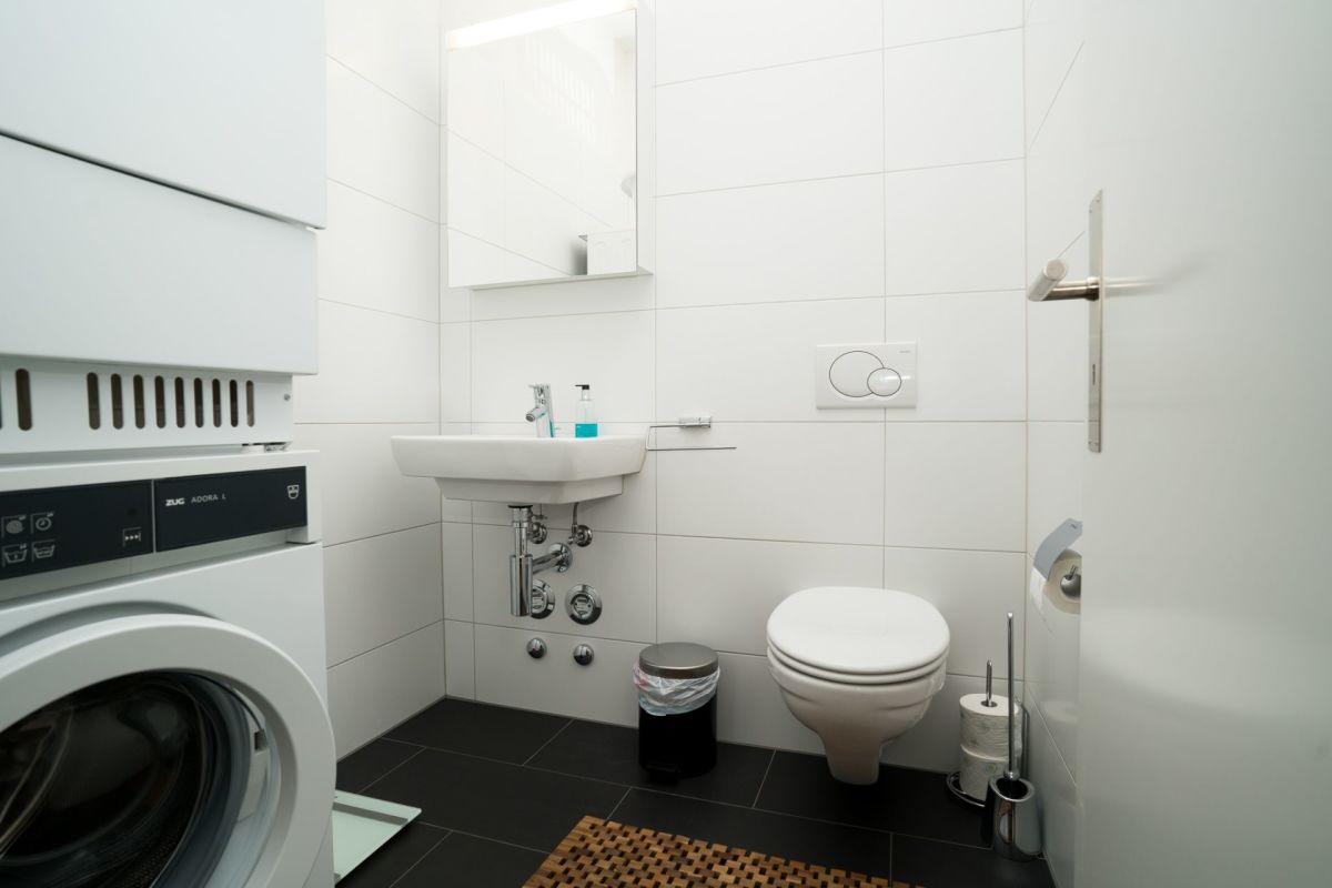 Kompaktes Gäste-WC mit Waschmaschine