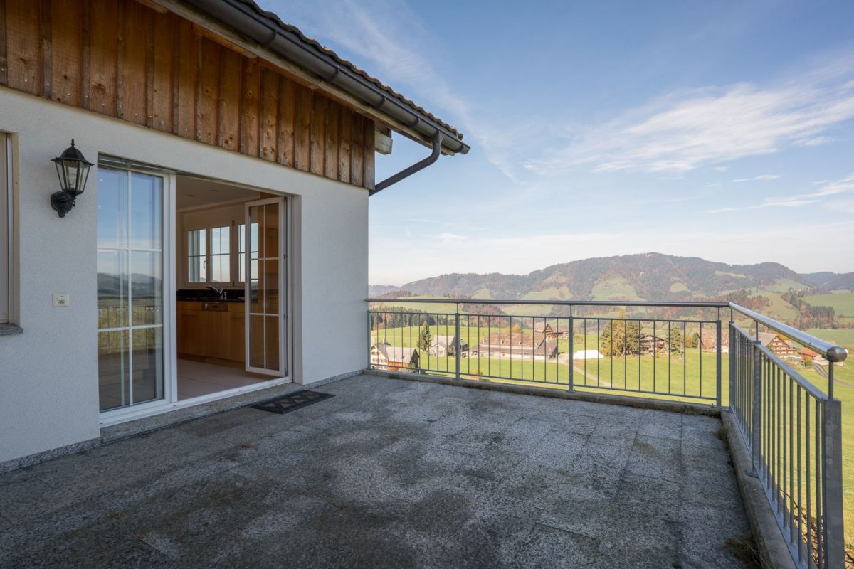 Balkon mit Bergblick