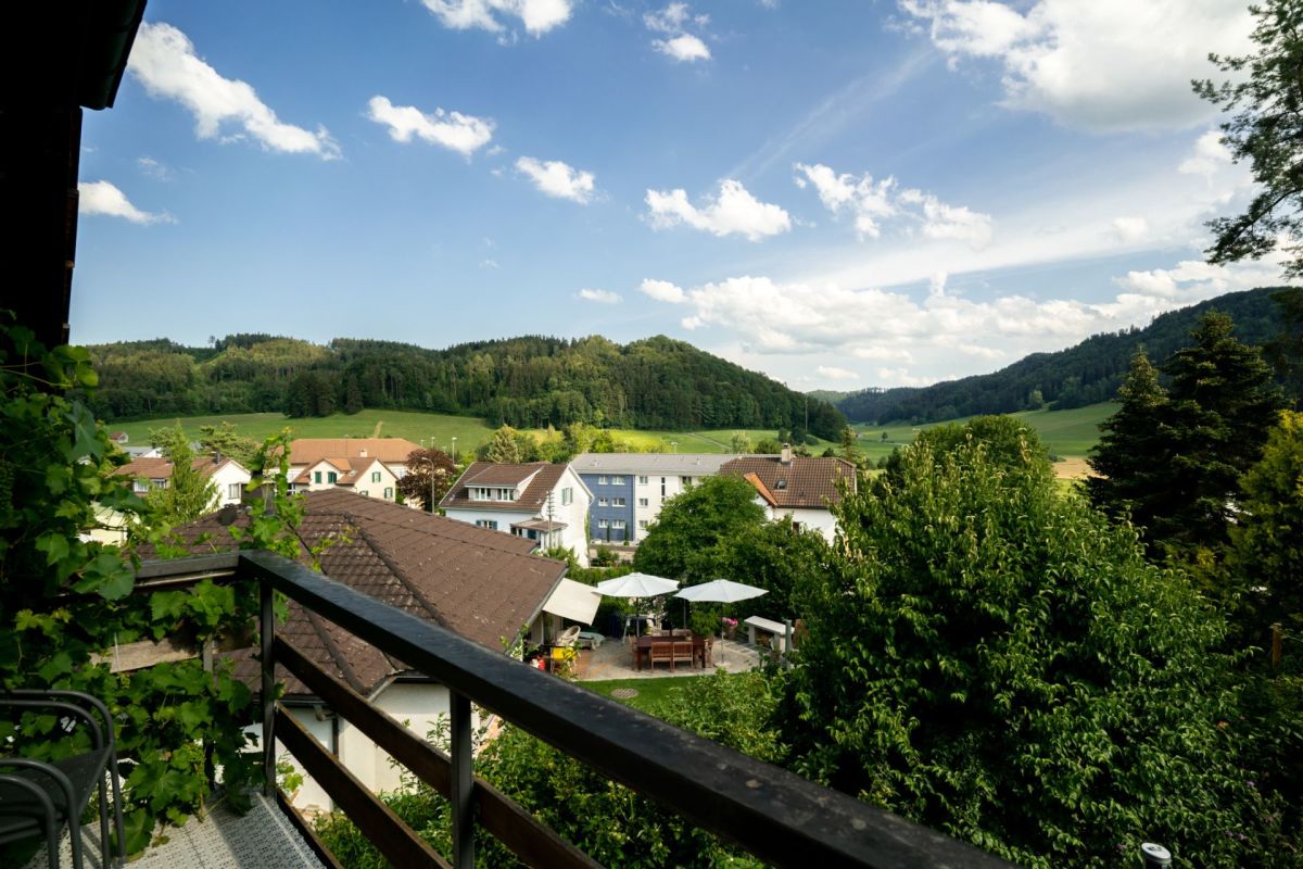 Balkonblick ins grüne Tal