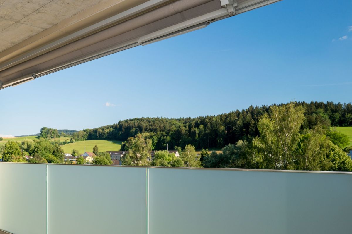 Balkon mit Panoramablick ins Grüne