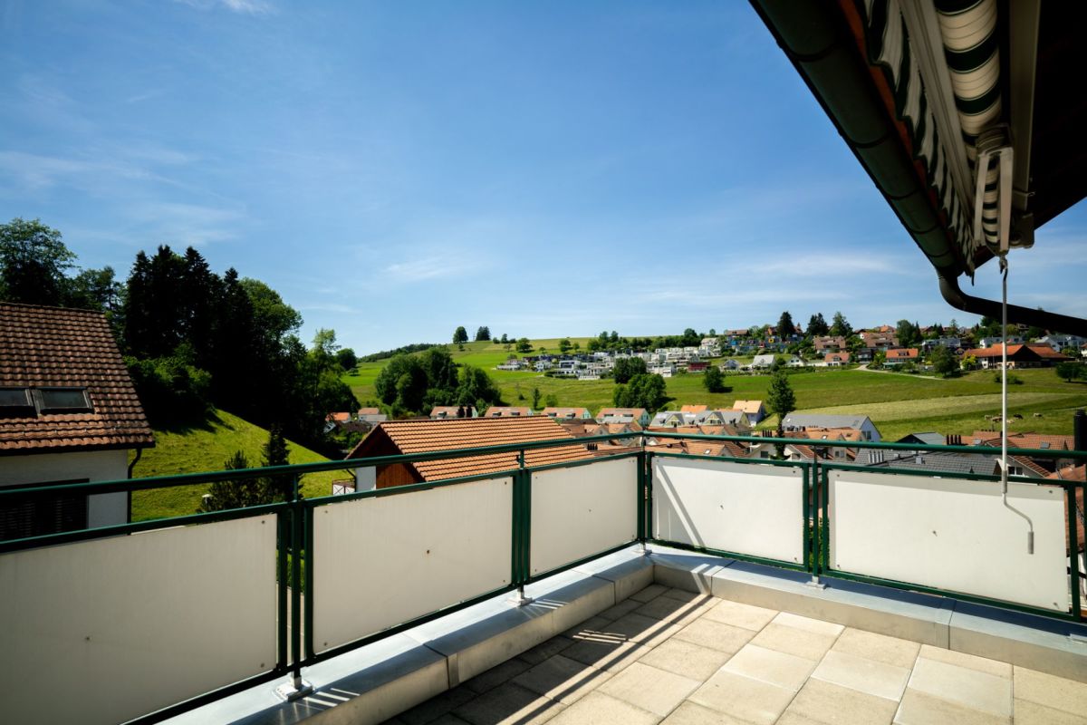 Balkon mit Panoramablick ins Grüne