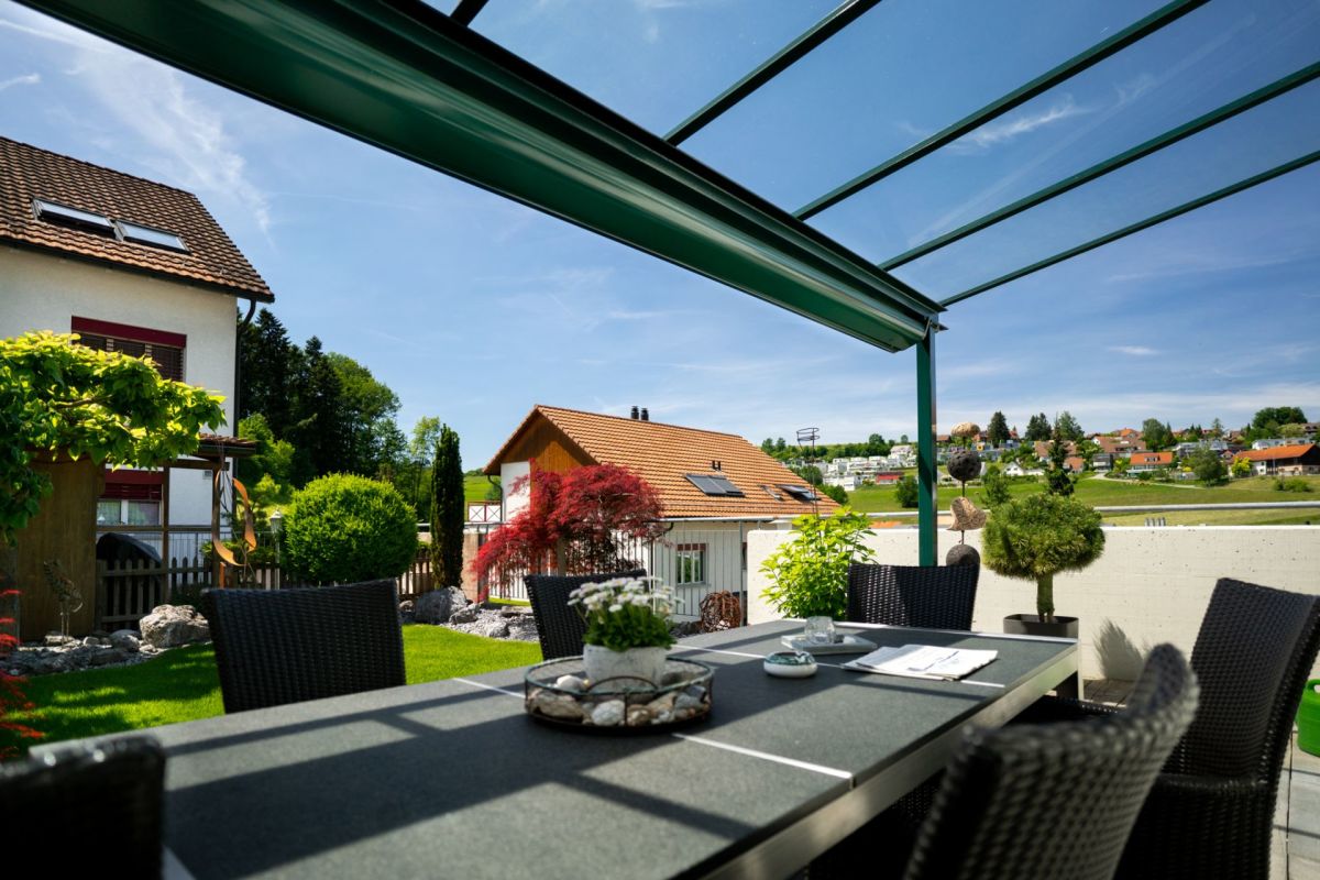 Terrasse mit Blick ins Grüne