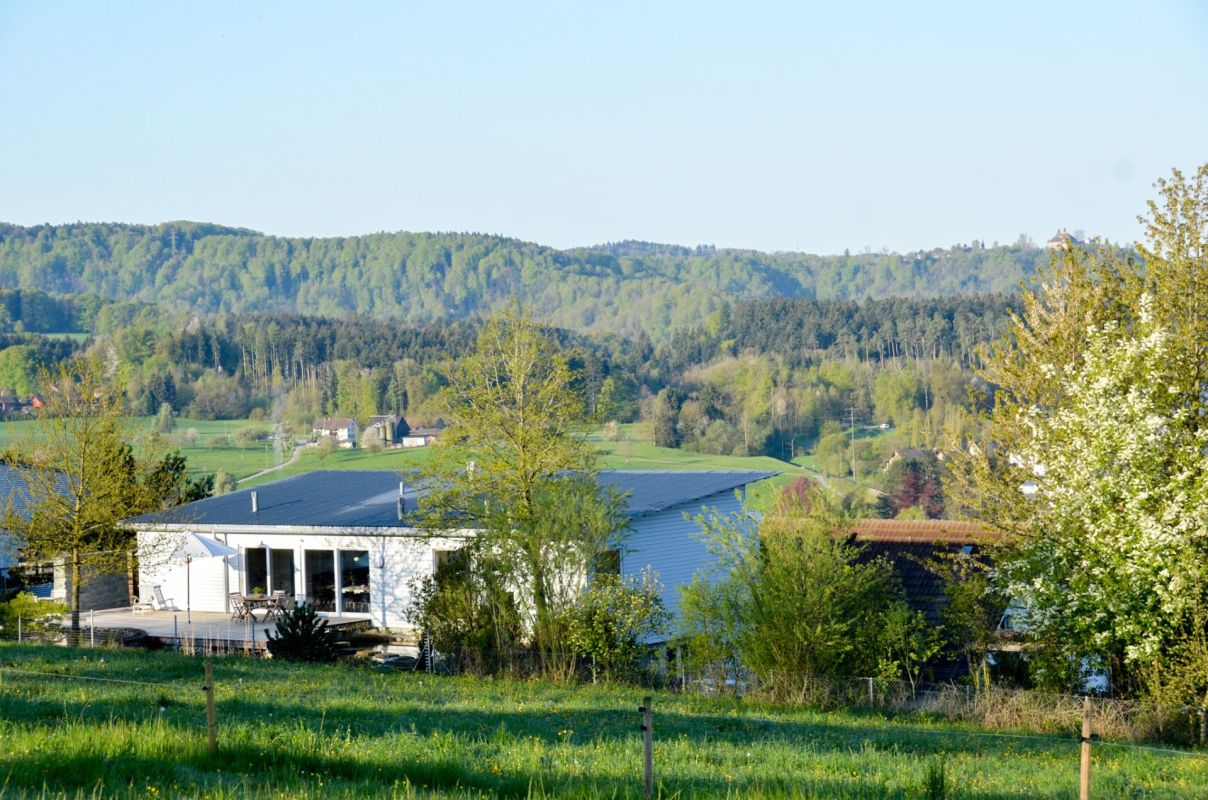 Haus mit Panoramablick ins Grüne