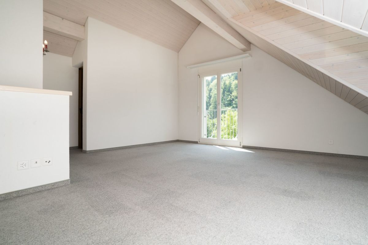 Ausgebauter Dachraum mit Fenster