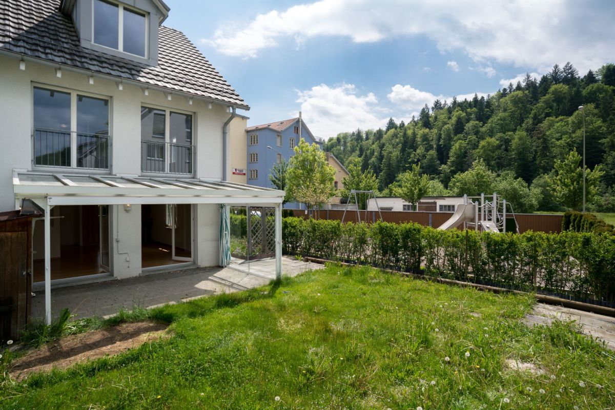 Haus mit Garten und Terrasse