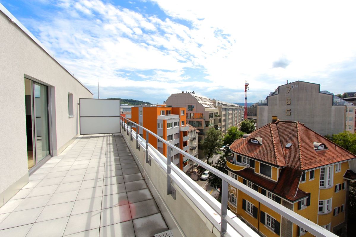 Balkon mit Stadtblick
