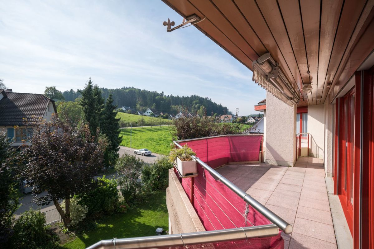 Balkon mit Weitblick ins Grüne