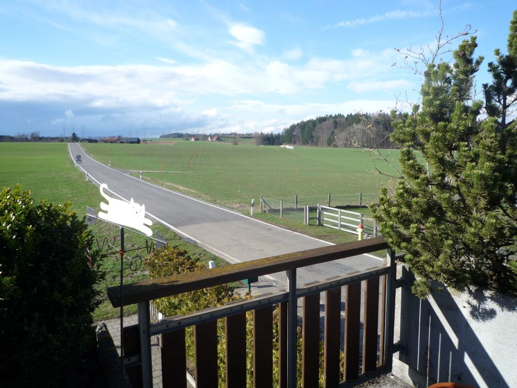 Ländliche Aussicht von einem Balkon
