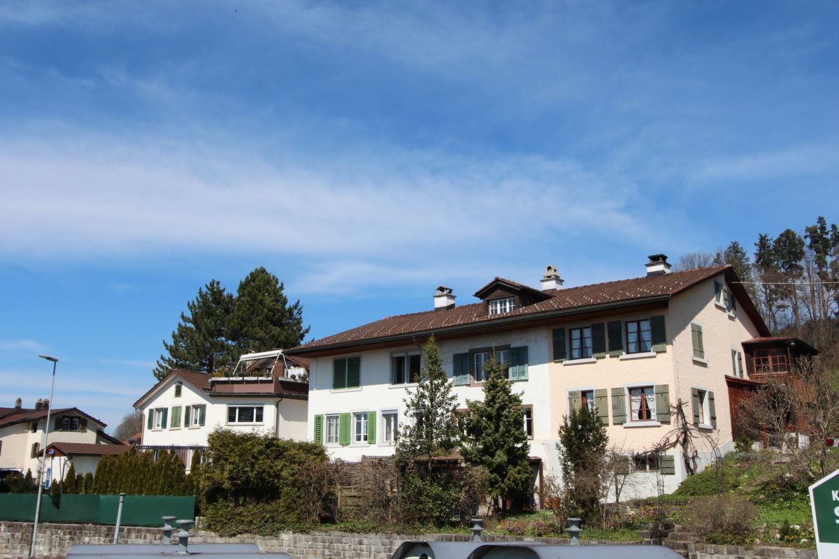 Wohnhaus mit Gartenansicht